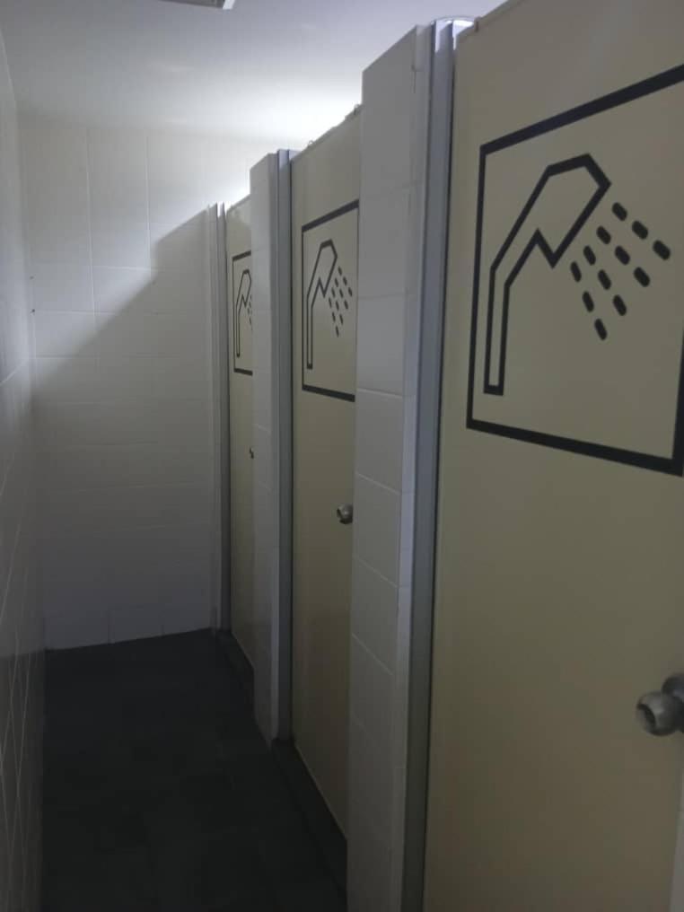Capsule Inn 亞庇 外观 照片