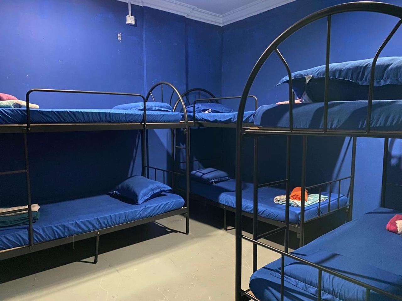 Capsule Inn 亞庇 外观 照片