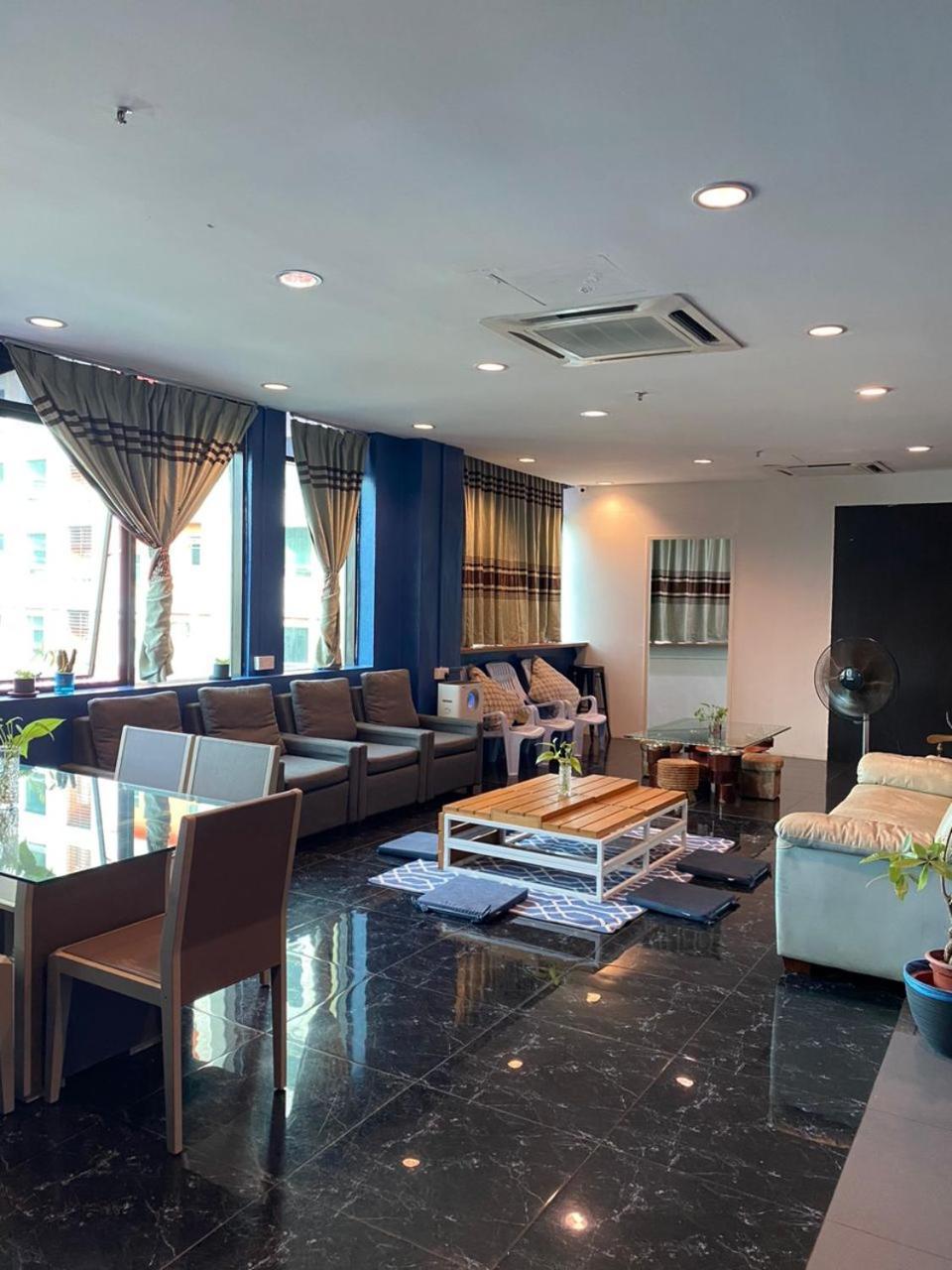 Capsule Inn 亞庇 外观 照片